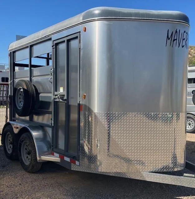 6'6x12x6'7" Livestock Trailer